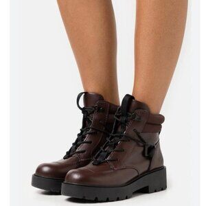 Like New UGG Tioga Hiker Leather Waterproof Ankle Burgundy Boots Women’s Size 7